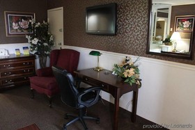 Rodeway Inn & Suites