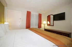 Rodeway Inn & Suites