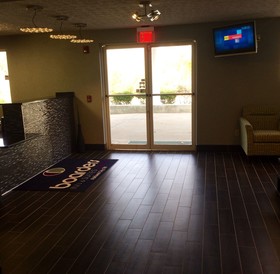 Boarders Inn & Suites Ashland City