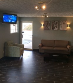 Boarders Inn & Suites Ashland City