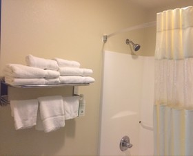 Boarders Inn & Suites Ashland City