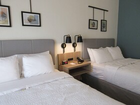 Sleep Inn & Suites