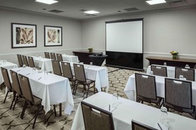 Hilton Suites Brentwood