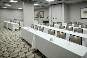 Hilton Suites Brentwood