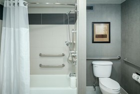 Hilton Suites Brentwood