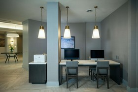 Hilton Suites Brentwood