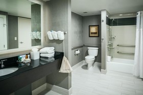 Hilton Suites Brentwood