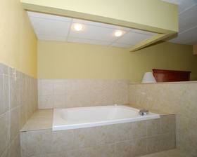 Comfort Inn & Suites Hamilton Place