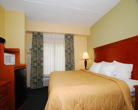 Comfort Inn & Suites Hamilton Place