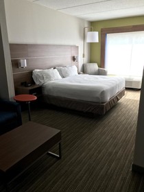 Holiday Inn Express & Suites Chattanooga East Ridge