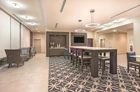 La Quinta Inn & Suites by Wyndham Chattanooga - Lookout Mtn