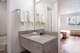 Motel 6 East Ridge #4423