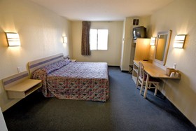 Howard Johnson by Wyndham Clarksville Tennessee