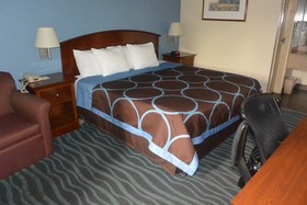 Days Inn by Wyndham Clarksville North