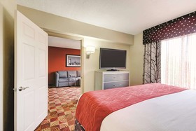 La Quinta Inn & Suites by Wyndham Clarksville