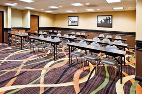 La Quinta Inn & Suites by Wyndham Clarksville