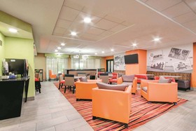 La Quinta Inn & Suites by Wyndham Clarksville