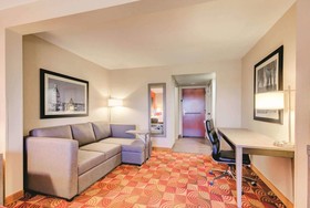 La Quinta Inn & Suites by Wyndham Clarksville