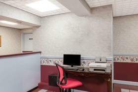 Travelodge by Wyndham Clarksville