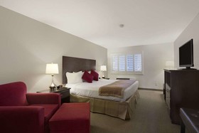 Travelodge by Wyndham Clarksville