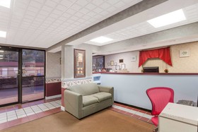 Travelodge by Wyndham Clarksville