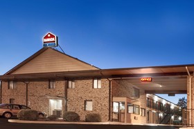 Travelodge by Wyndham Clarksville