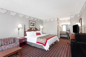 Travelodge by Wyndham Clarksville