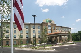 Holiday Inn Express Cleveland Northwest