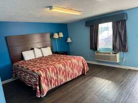 Holiday Motel by Belvilla Cleveland, TN