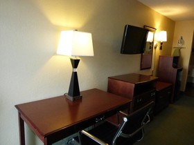Red Roof Inn & Suites Cleveland