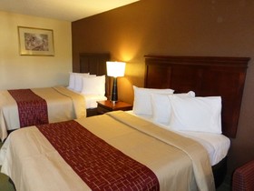 Red Roof Inn & Suites Cleveland
