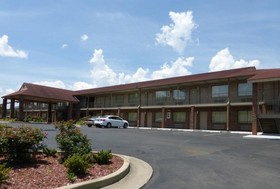 Red Roof Inn & Suites Cleveland