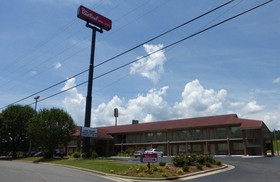 Red Roof Inn & Suites Cleveland