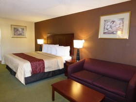 Red Roof Inn & Suites Cleveland