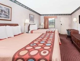 Super 8 by Wyndham Cleveland