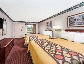 Super 8 by Wyndham Cleveland