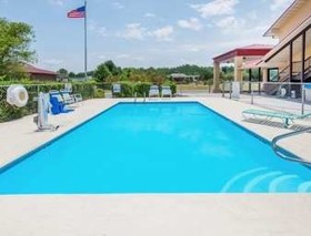 Super 8 by Wyndham Cleveland