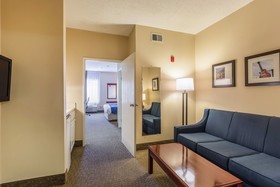 Comfort Suites