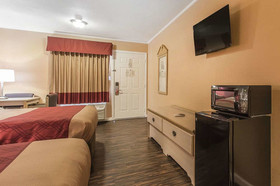 Econo Lodge Cornersville