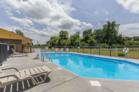 Econo Lodge Cornersville
