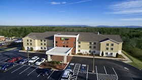 Holiday Inn Express Hotel & Suites Crossville