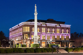 The Harpeth Franklin Downtown, Curio Collection by Hilton