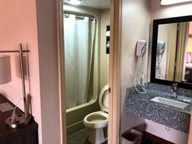 Legacy Inn Sumner