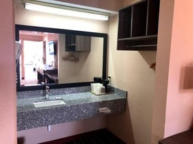 Legacy Inn Sumner
