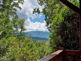 Artistic Mountain Home