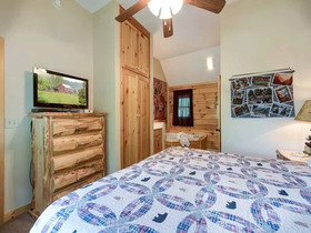 Artistic Mountain Home