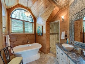Bear Elegance Cabin