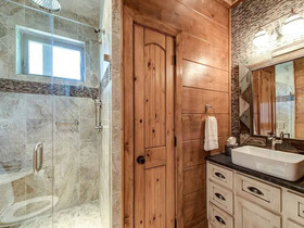 Bear Elegance Cabin