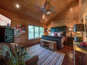 Bear Elegance Cabin