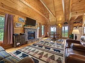 Bear Tracks Cabin